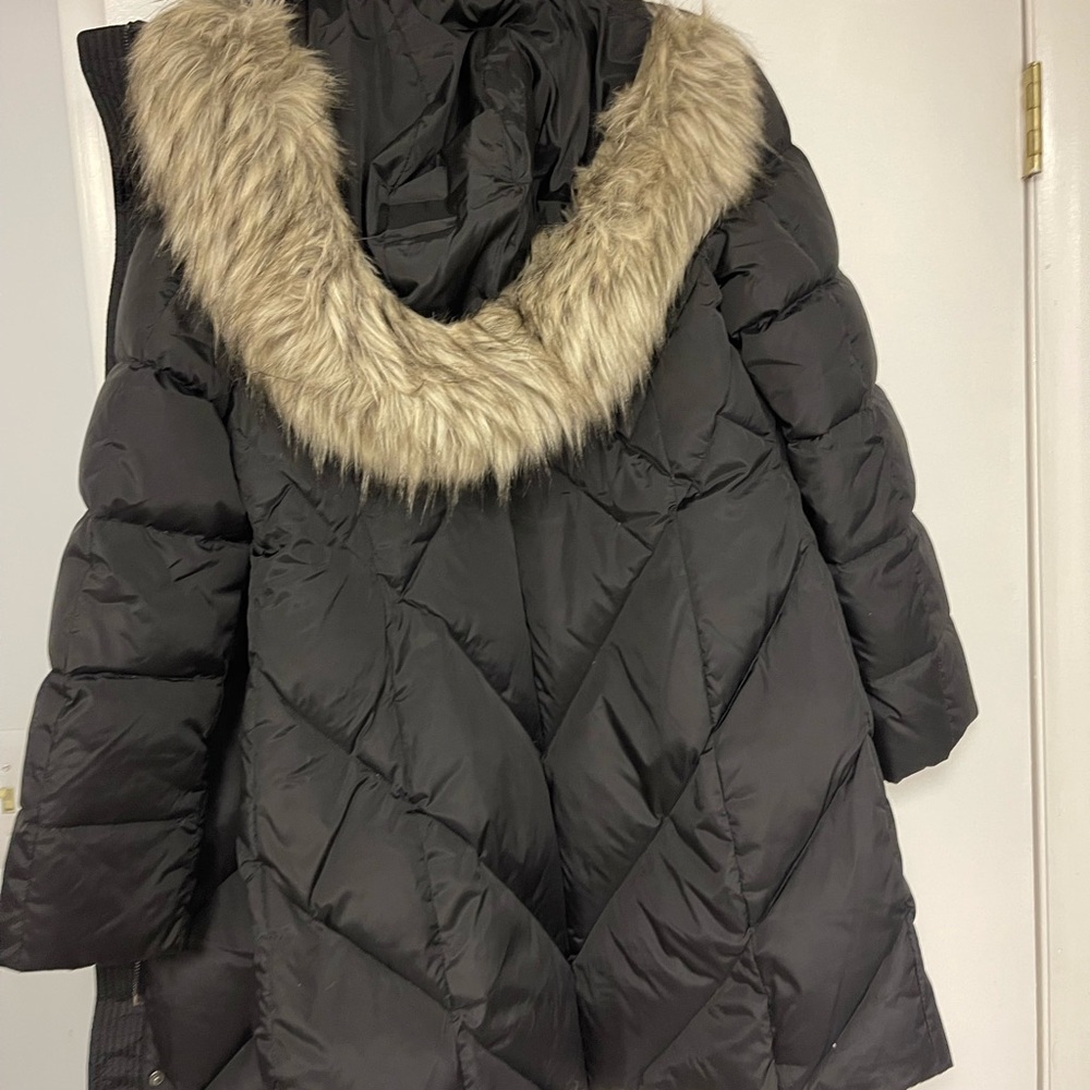 London Fog Women's Black Puffer Coat with Faux Fur Hood - Picture 7 of 8